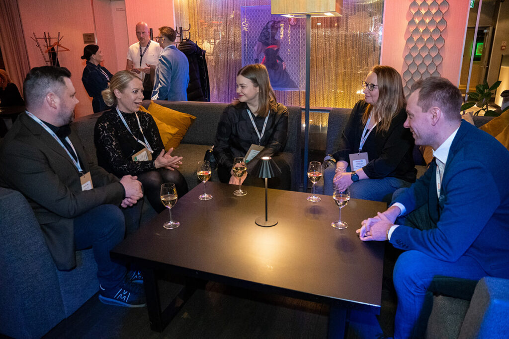SkyLine Bar Party
