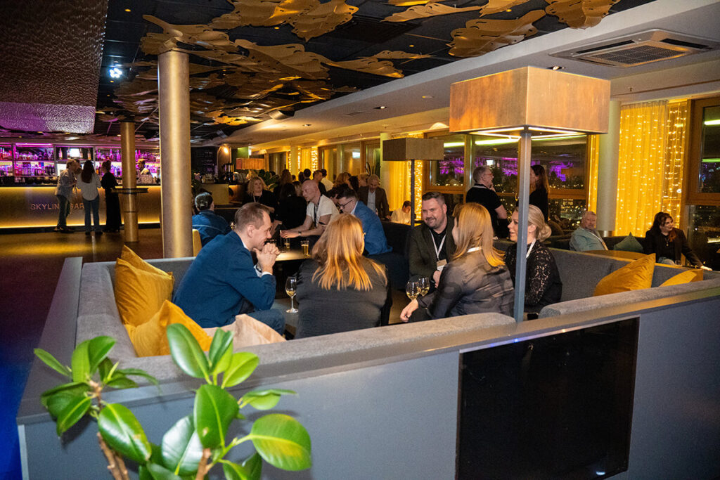 SkyLine Bar Party